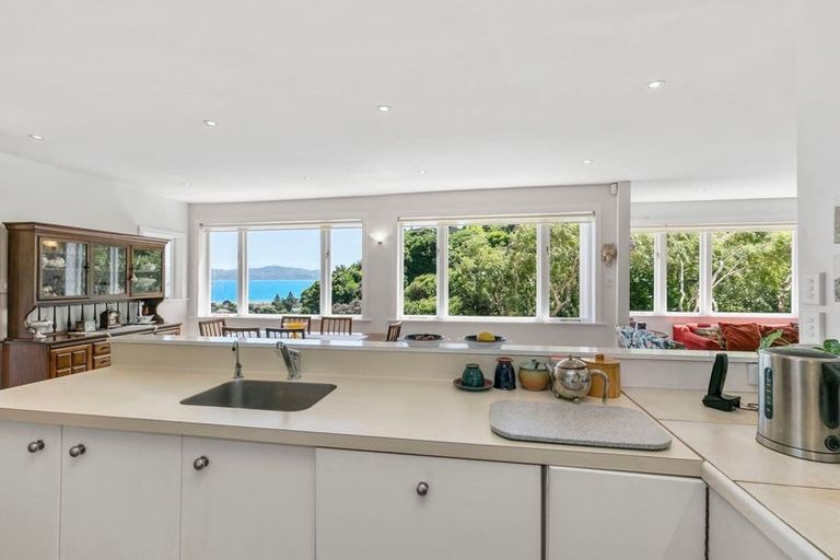 Photo of property in 28 Kowhai Street, Eastbourne, Lower Hutt, 5013