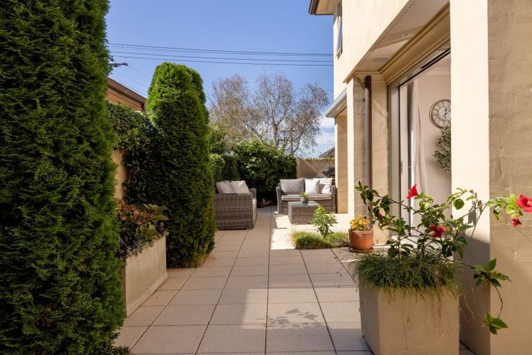 Photo of property in 19 Edgecumbe Road, Tauranga, 3110