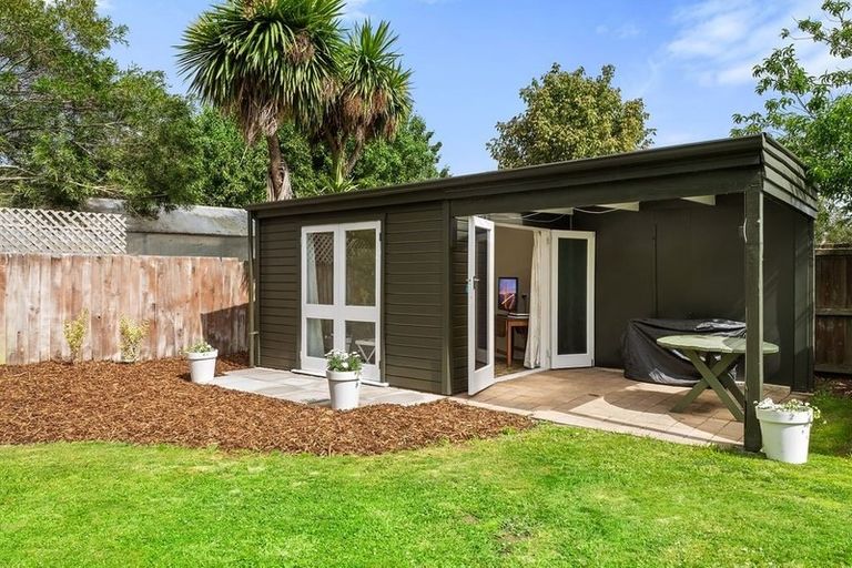 Photo of property in 8 Martbern Crescent, Bishopdale, Christchurch, 8053