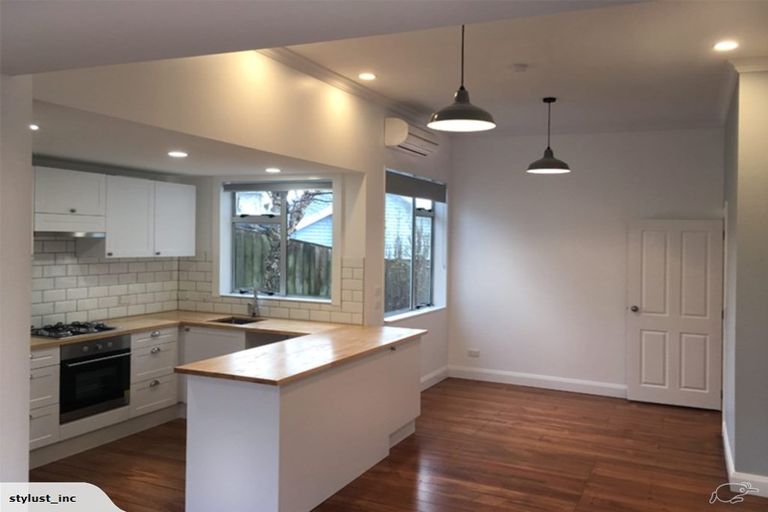 Photo of property in 2 Bayview Road, Paremata, Porirua, 5024