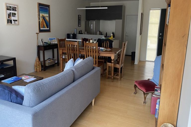 Photo of property in 74 Saddleback Grove, Karori, Wellington, 6012