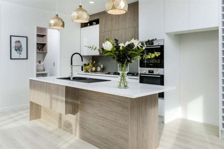 Photo of property in 39 Nobilo Road, Kumeu, 0810