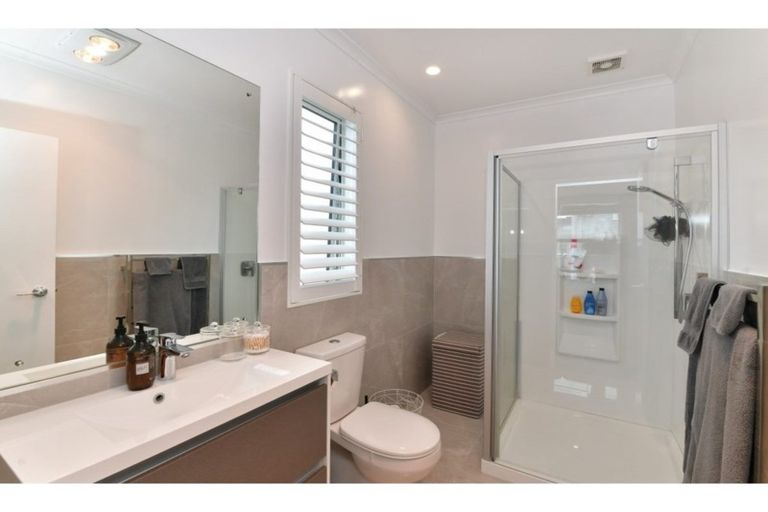 Photo of property in 2 Couldrey Crescent, Red Beach, 0932