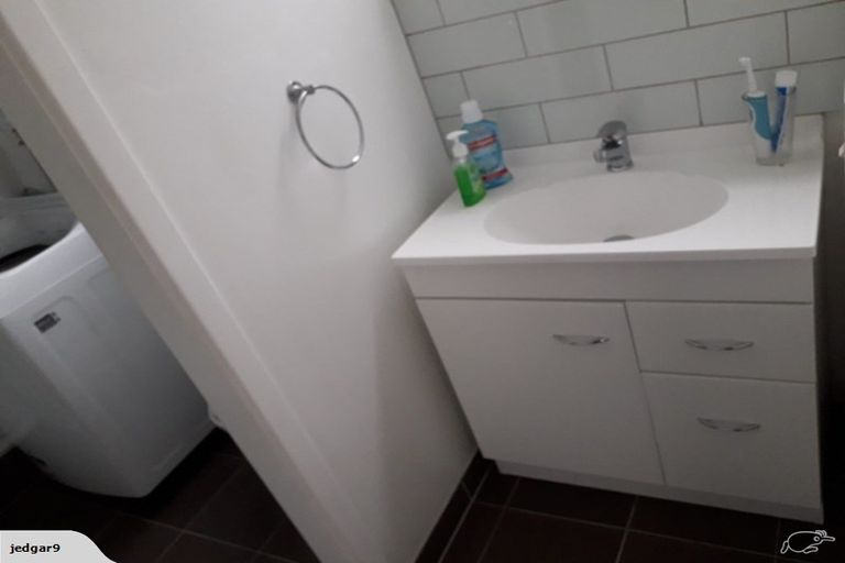 Photo of property in 1/9 Pemberton Avenue, Bayview, Auckland, 0629