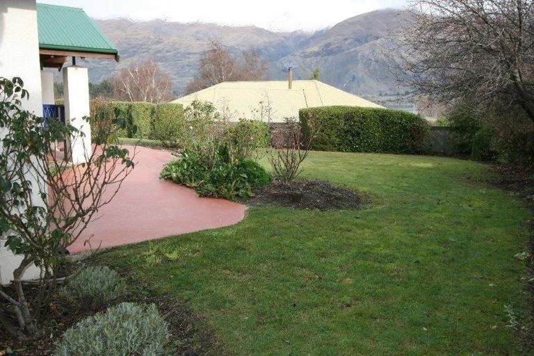 Photo of property in 4a Roto Place, Wanaka, 9305
