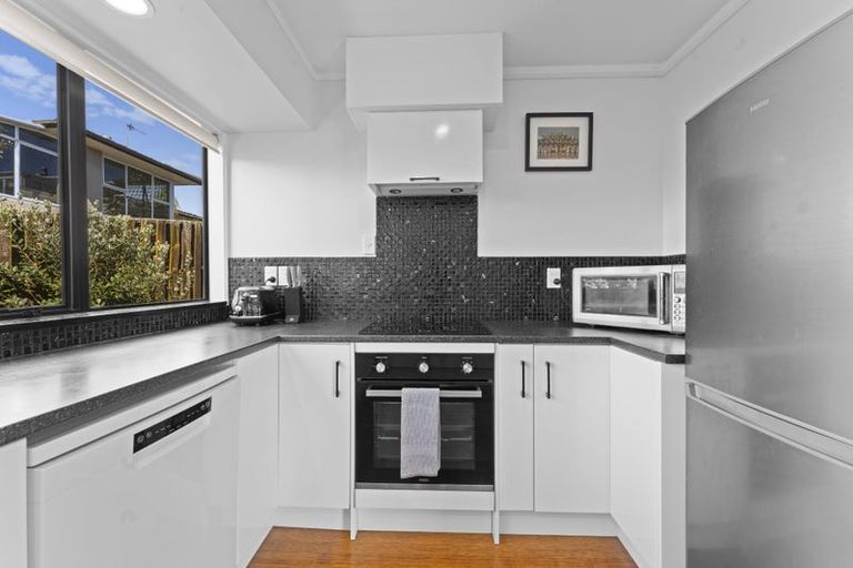 Photo of property in 74b Bradbury Road, Botany Downs, Auckland, 2010