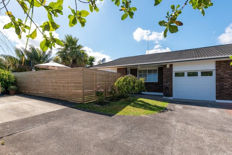 Photo of property in 2/14 Fieldstone Court, Northpark, Auckland, 2013