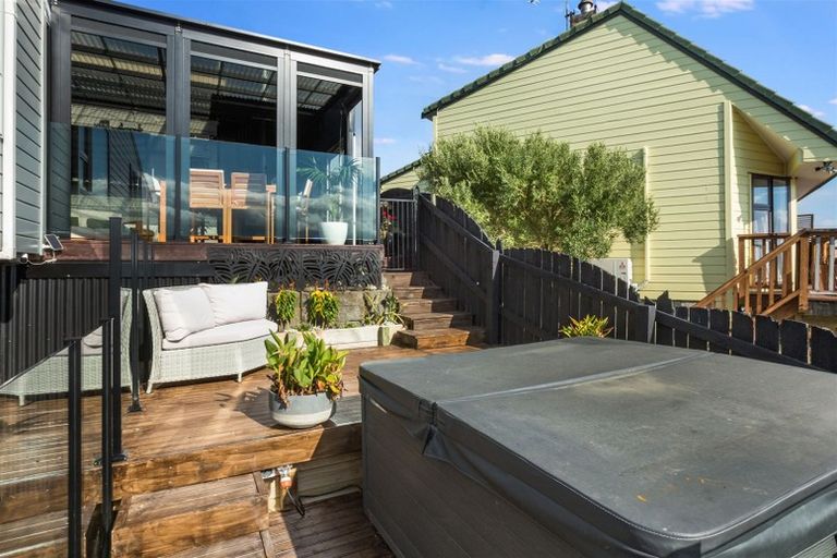 Photo of property in 19 Mercury Way, Whitby, Porirua, 5024