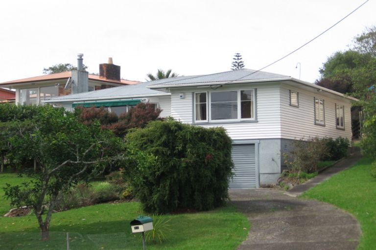 Photo of property in 23 Highland Avenue, Titirangi, Auckland, 0604