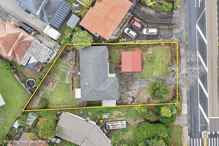 Photo of property in 176 Edmonton Road, Te Atatu South, Auckland, 0610