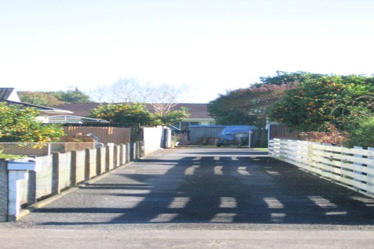 Photo of property in 2/90 Clevedon Road, Papakura, 2110