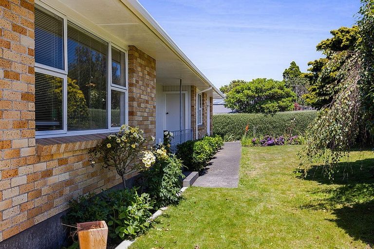 Photo of property in 3 Climie Crescent, Hawera, 4610