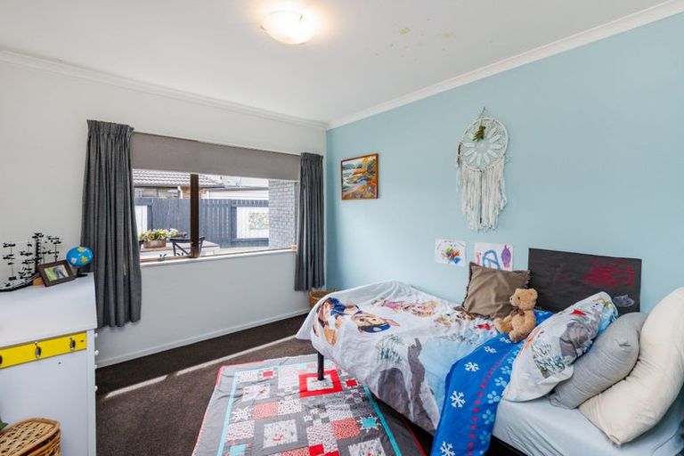 Photo of property in 53 Raglan Avenue, Cloverlea, Palmerston North, 4412