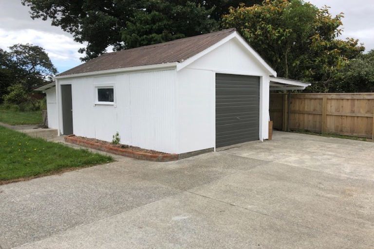 Photo of property in 12 Karina Terrace, Roslyn, Palmerston North, 4414