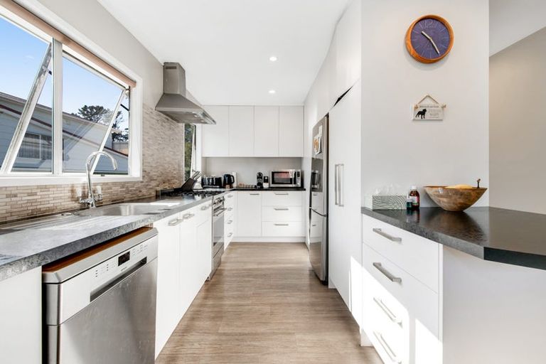 Photo of property in 20 Spargo Road, Massey, Auckland, 0614