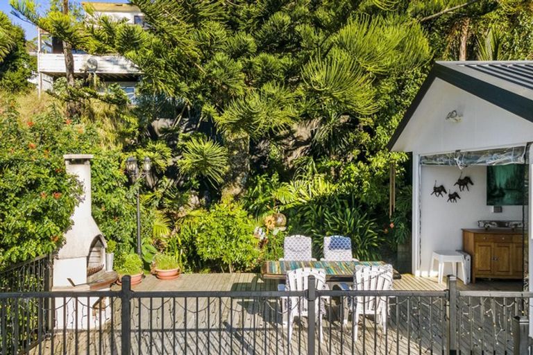 Photo of property in 40 Awaruku Road, Torbay, Auckland, 0630