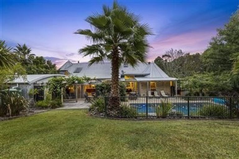 Photo of property in 250 Bawden Road, Dairy Flat, Albany, 0792