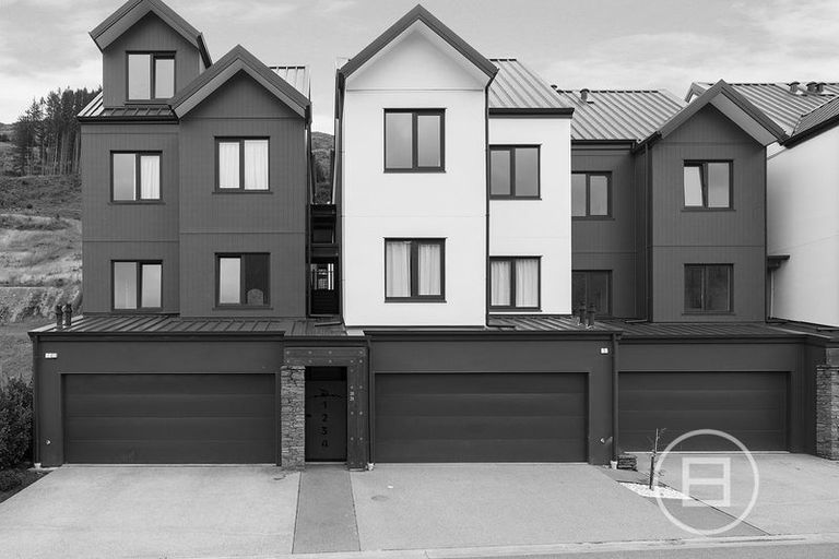 Photo of property in 2/28 Bullendale Drive, Arthurs Point, Queenstown, 9371