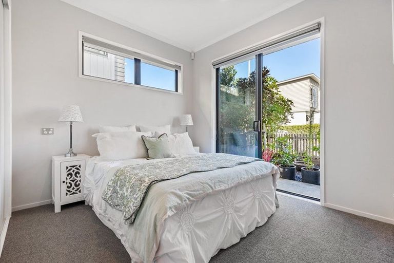 Photo of property in 21 Ian Morrison Road, Hobsonville, Auckland, 0616