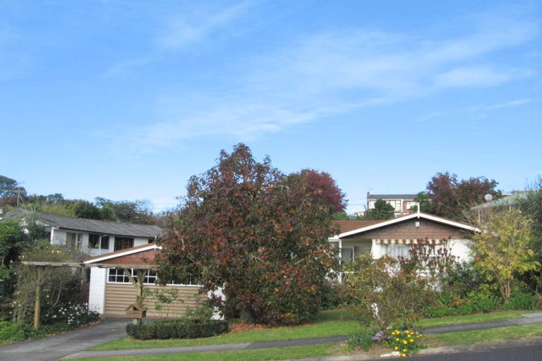 Photo of property in 6 Copperfield Terrace, Mellons Bay, Auckland, 2014