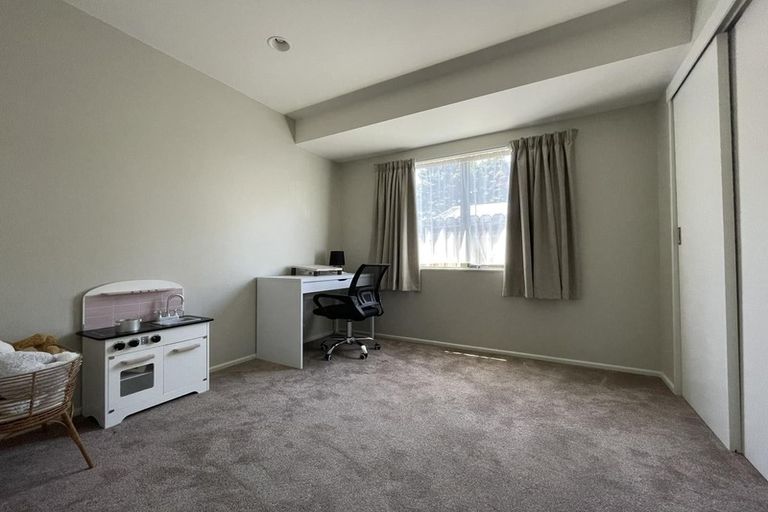 Photo of property in 39 Koru Street, Mangere Bridge, Auckland, 2022
