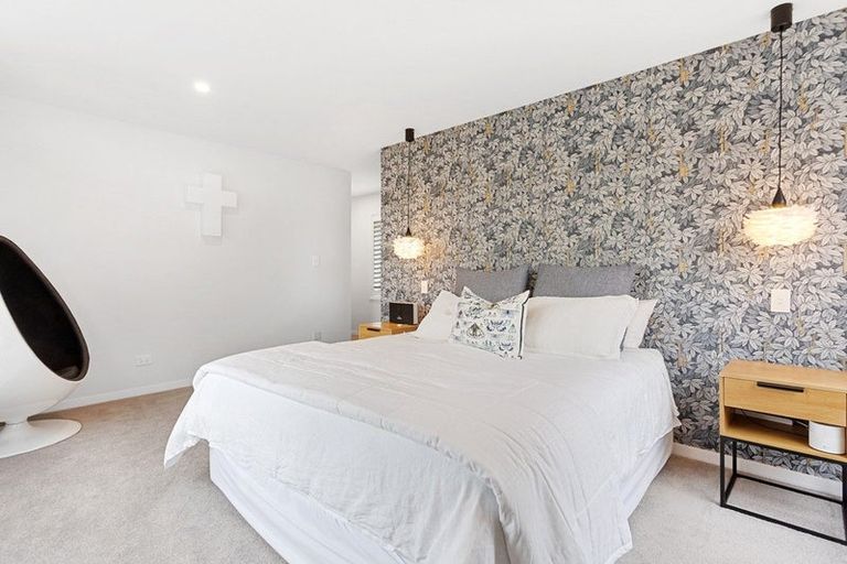 Photo of property in 2 Snowdon Road, Fendalton, Christchurch, 8052