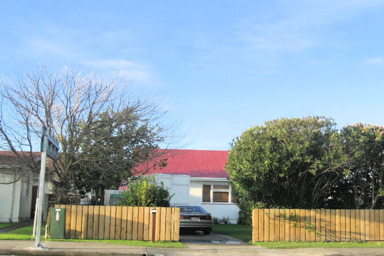 Photo of property in 813 Saint Aubyn Street West, Saint Leonards, Hastings, 4120