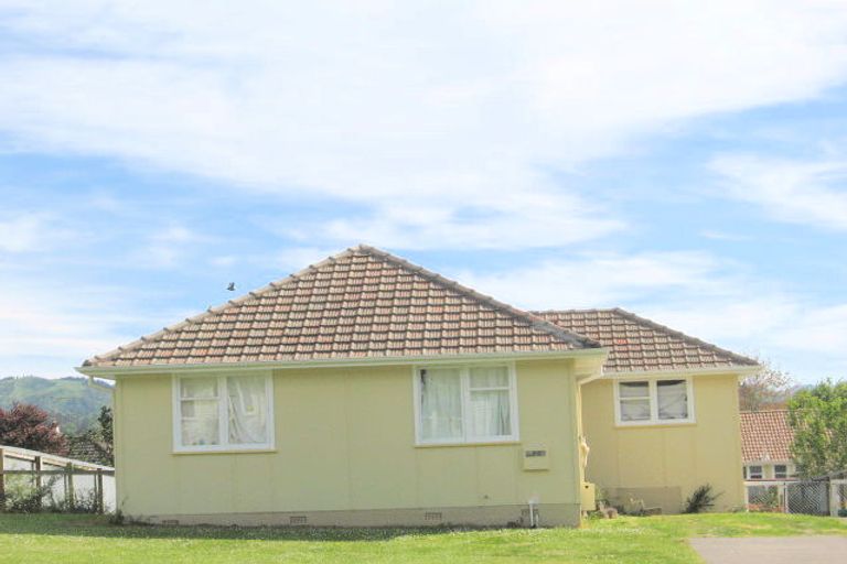 Photo of property in 16 Cambridge Terrace, Kaiti, Gisborne, 4010