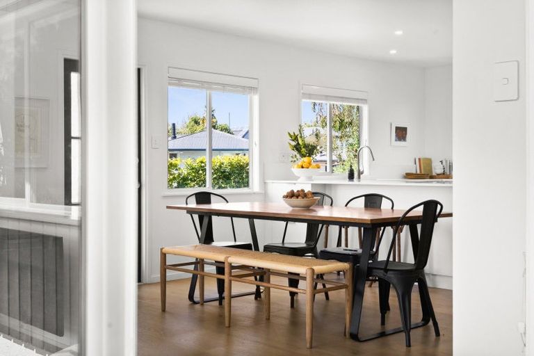 Photo of property in 23 Saint Hill Lane, Havelock North, 4130