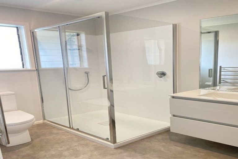 Photo of property in 100 Triangle Road, Massey, Auckland, 0614