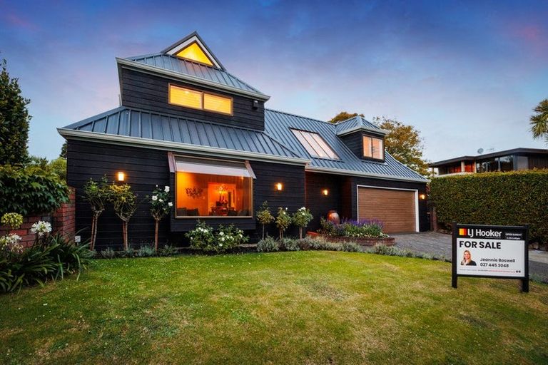 Photo of property in 8 Caccia Birch Lane, Hokowhitu, Palmerston North, 4410