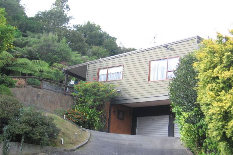 Photo of property in 24 Summit Road, Fairfield, Lower Hutt, 5011