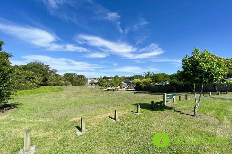 Photo of property in 13 Wanita Place, Totara Vale, Auckland, 0629