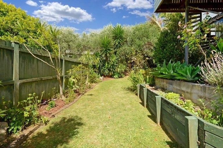 Photo of property in 1/37 Rangitoto Terrace, Milford, Auckland, 0620