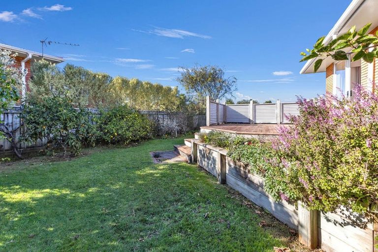 Photo of property in 39 Nevada Drive, Merrilands, New Plymouth, 4312