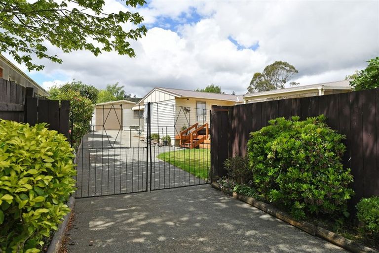 Photo of property in 4 Speargrass Grove, Timberlea, Upper Hutt, 5018