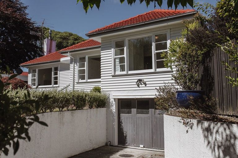 Photo of property in 2 Kohekohe Road, Waikanae, 5036