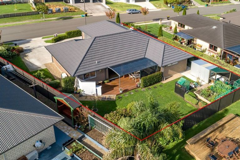 Photo of property in 13 Victoria Street, Coromandel, 3506