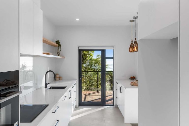 Photo of property in 145 Mount Pleasant Road, Mount Pleasant, Christchurch, 8081