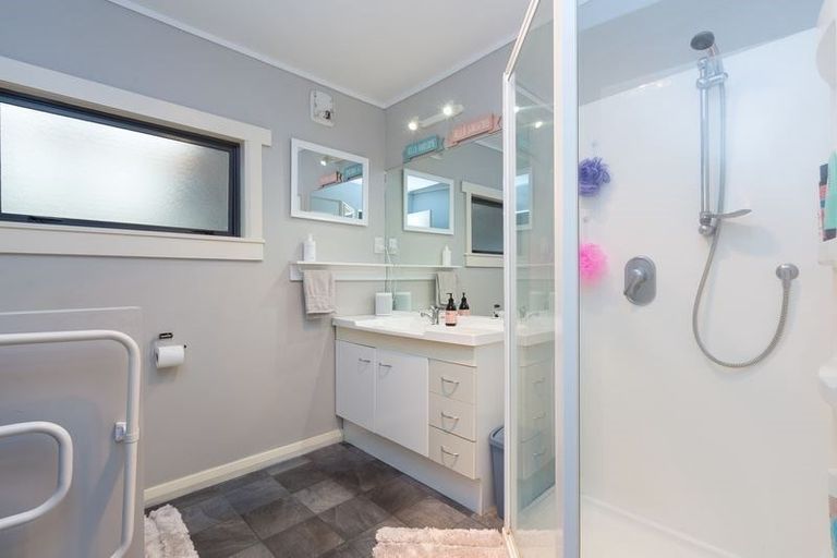 Photo of property in 51 Upjohn Street, Brooklands, New Plymouth, 4310