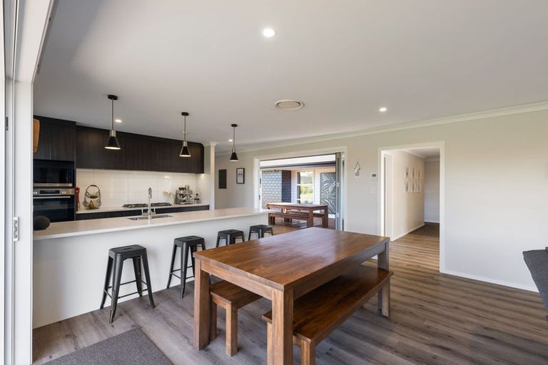 Photo of property in 18 Ashgrove Lane, Ashhurst, Palmerston North, 4470