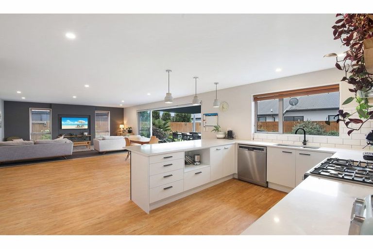 Photo of property in 8 Polish Settlers Place, Marshland, Christchurch, 8083