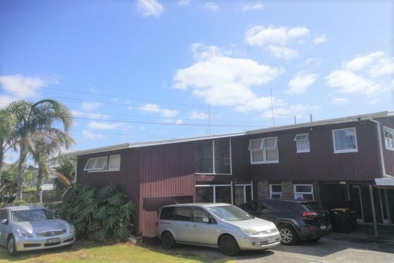 Photo of property in 2/233 Birkdale Road, Birkdale, Auckland, 0626