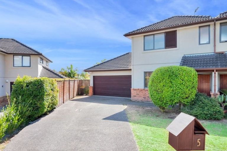Photo of property in 5 Ashurst Lane, Greenhithe, Auckland, 0632