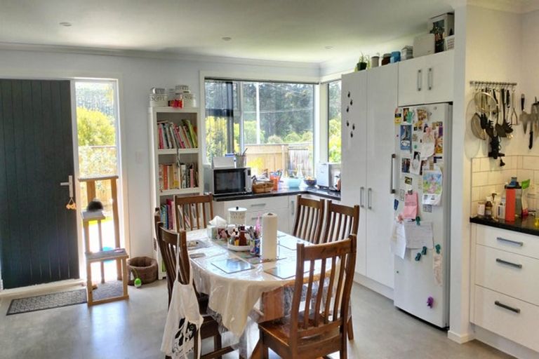 Photo of property in 562 Main Road North, Timberlea, Upper Hutt, 5018