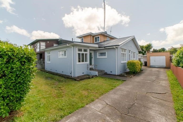 Photo of property in 859 Main Street, Roslyn, Palmerston North, 4414