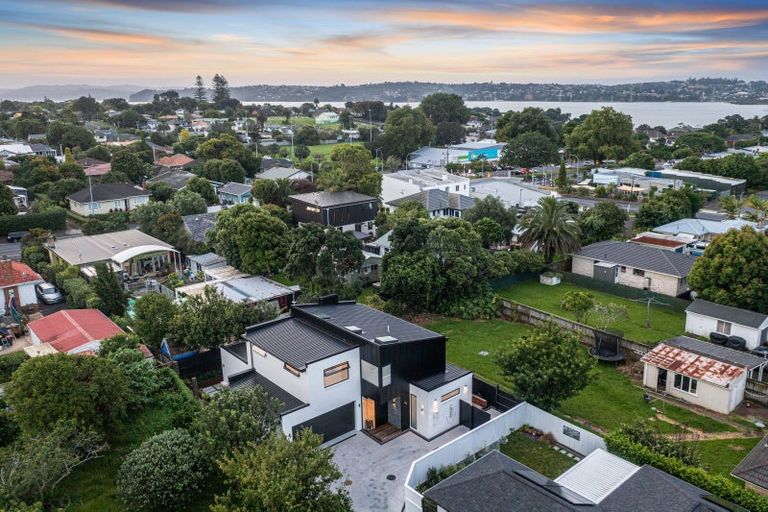 Photo of property in 6a Kohanga Road, Mangere Bridge, Auckland, 2022