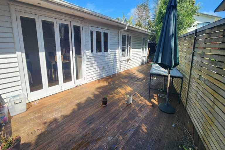 Photo of property in 13 Raleigh Road, Northcote, Auckland, 0627