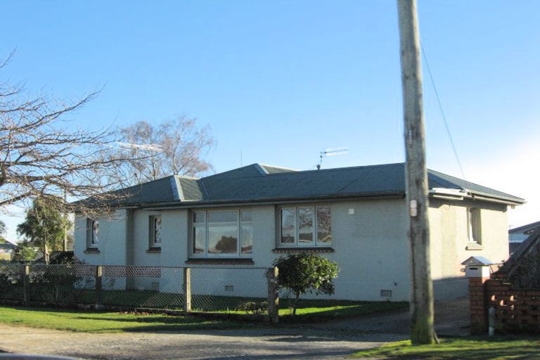 Photo of property in 32 Mary Street, Winton, 9720