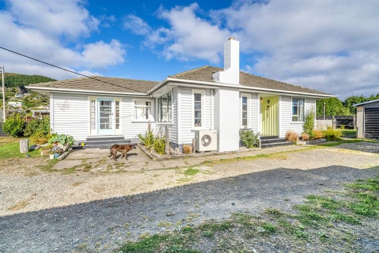 Photo of property in 246f Marine Parade, Bluff, 9814